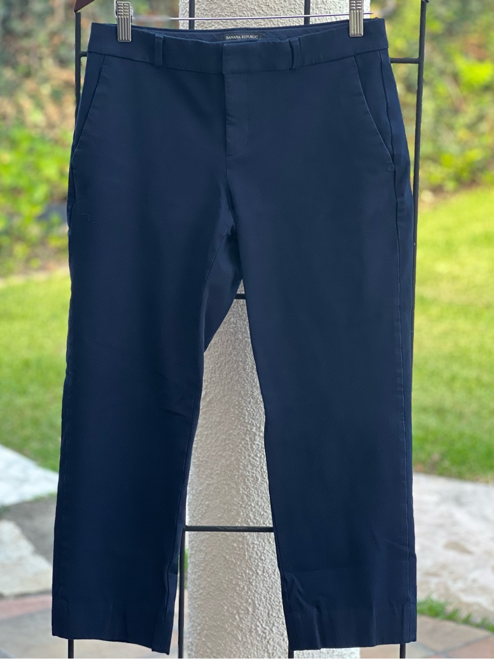 Banana Republic Women’s Navy Stretch Cropped Chino Pants, size 4 short